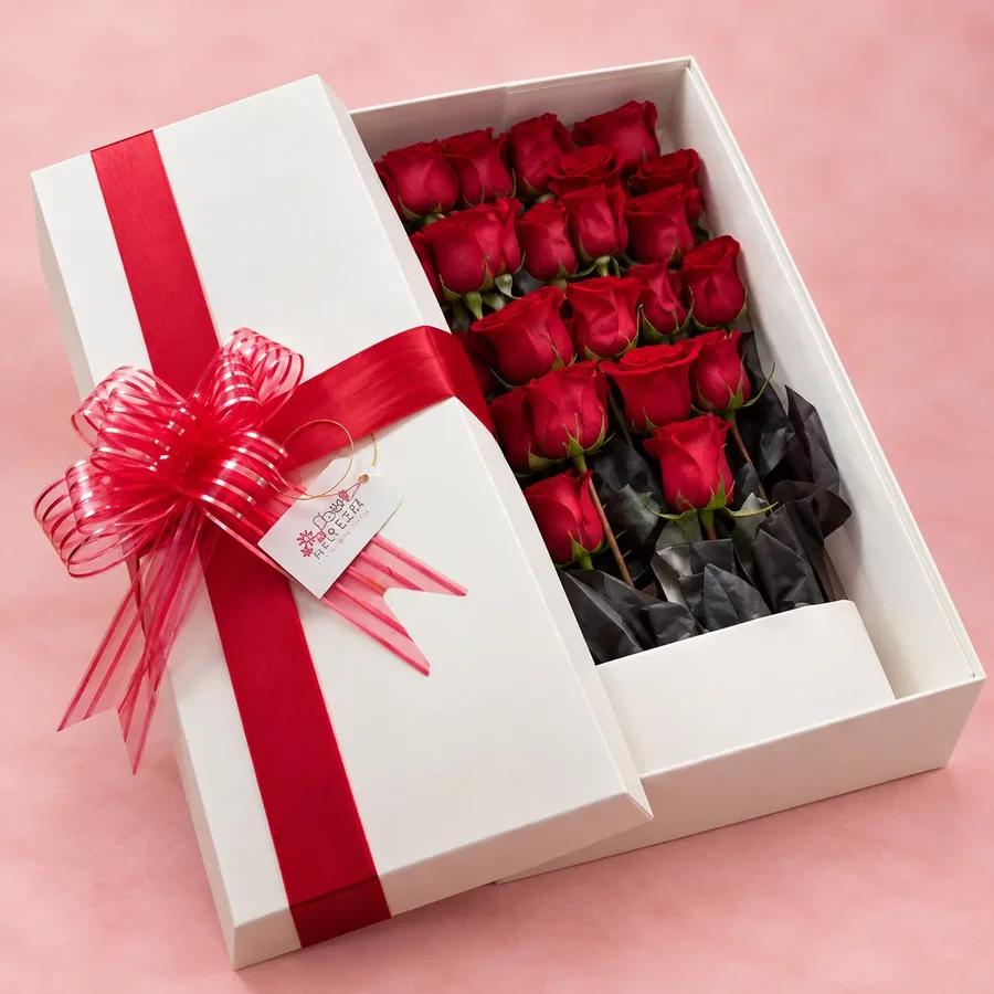 Caja grande con 30 rosas ecuatorianas, florería en La Serena